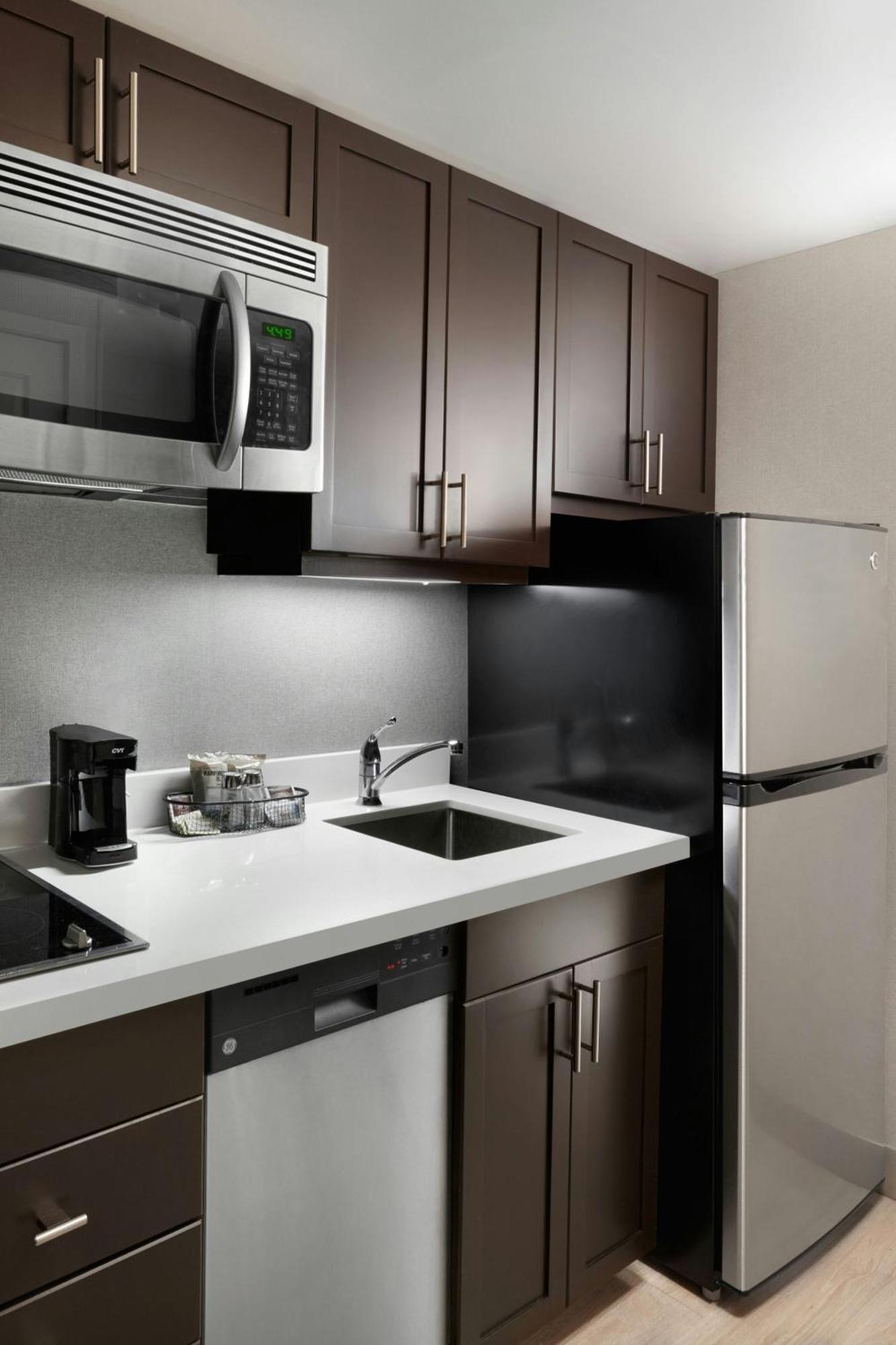 Towneplace Suites By Marriott Mississauga-Airport Corporate Centre Экстерьер фото
