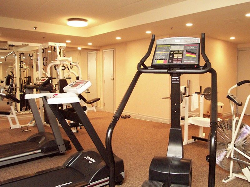Towneplace Suites By Marriott Mississauga-Airport Corporate Centre Экстерьер фото