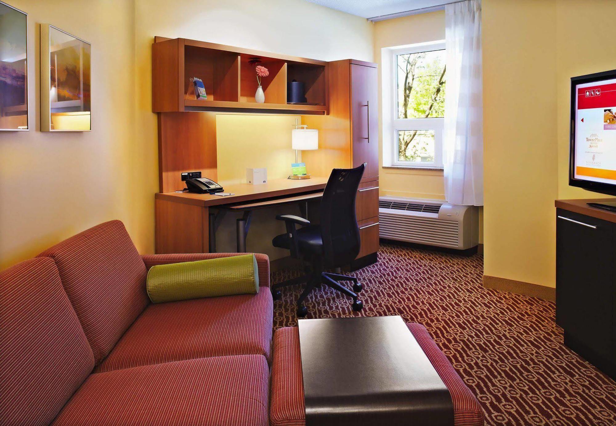 Towneplace Suites By Marriott Mississauga-Airport Corporate Centre Экстерьер фото
