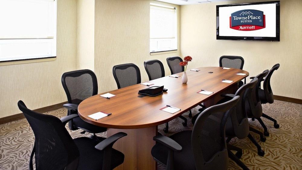 Towneplace Suites By Marriott Mississauga-Airport Corporate Centre Экстерьер фото